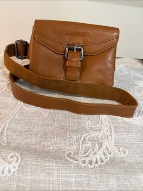 Spikes & Sparrow Soft Tan Leather Sling/Fanny Pack Bag